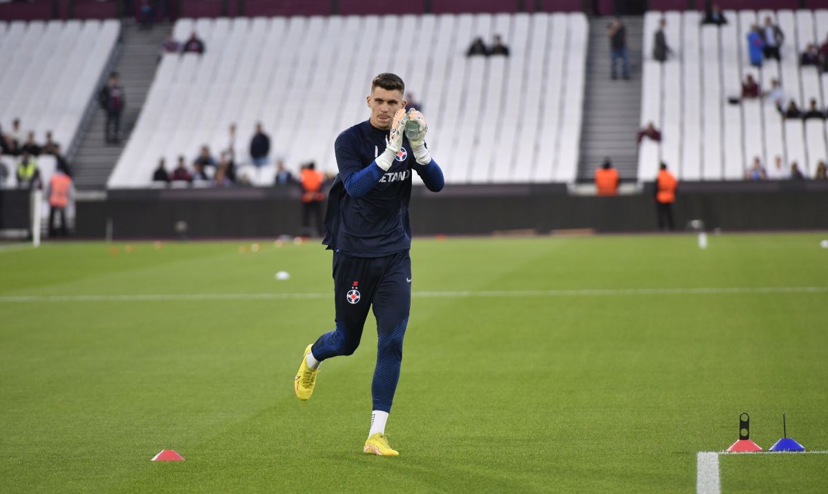 Silence pentru Regină » Imagini emoționante cu momentul de reculegere de pe London Stadium: mii de oameni în lacrimi