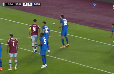 Surpriza apărută la West Ham - FCSB » Detaliul remarcat pe tricourile roș-albaștrilor