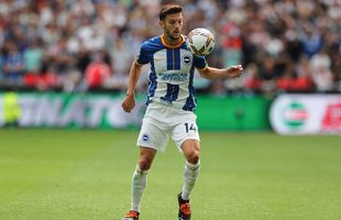 Incredibil! Rămasă fără antrenor, Brighton și-a pus un jucător drept interimar. Va sta pe bancă la următorul meci