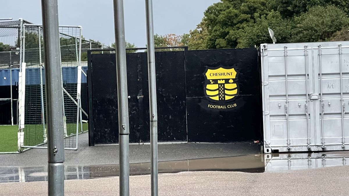 Un român e manager la un club din Liga a 6-a engleză și e convins: „Vin cel puțin 5.000 de români la West Ham - FCSB!”