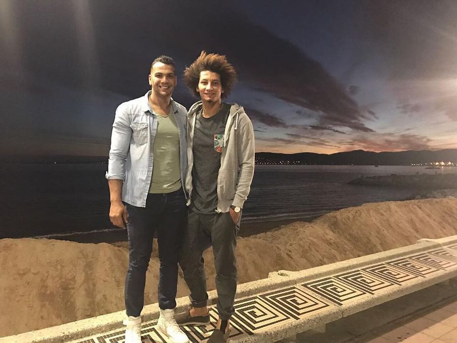 The Egyptian for a walk, in a moment of respite Together with Shebib, in 2016, with whom he is now teammate again The Barcelona Dinamo player is convinced he made an excellent choice: