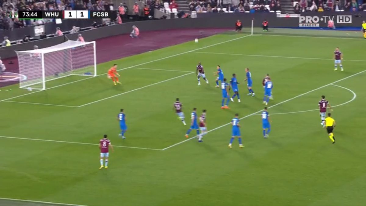 Tavi Popescu a comis-o la 5 minute de la intrarea pe teren! Gafă decisivă în West Ham - FCSB