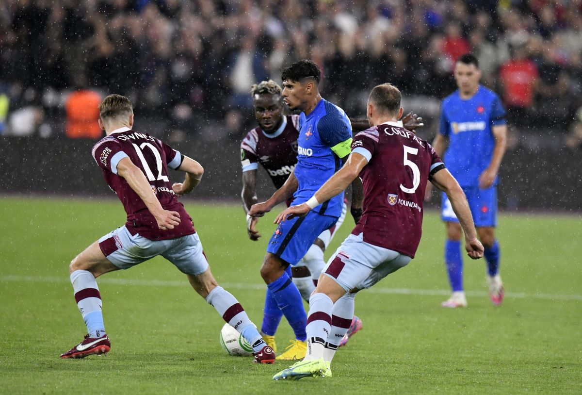 L-a „citit” pe Octavian Popescu, șters în West Ham - FCSB: „Este prea firav psihic. S-a stins încă din play-off-ul trecut”