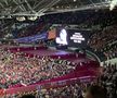 Silence pentru Regină » Imagini emoționante cu momentul de reculegere de pe London Stadium: mii de oameni în lacrimi