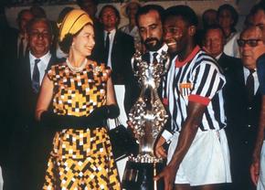 Marele Pele, amintire emoționantă cu Regina Elisabeta a II-a: „Atunci am întâlnit-o în persoană ” » Mourinho a uitat de eșecul din Europa League: „Marea Britanie e casa mea”