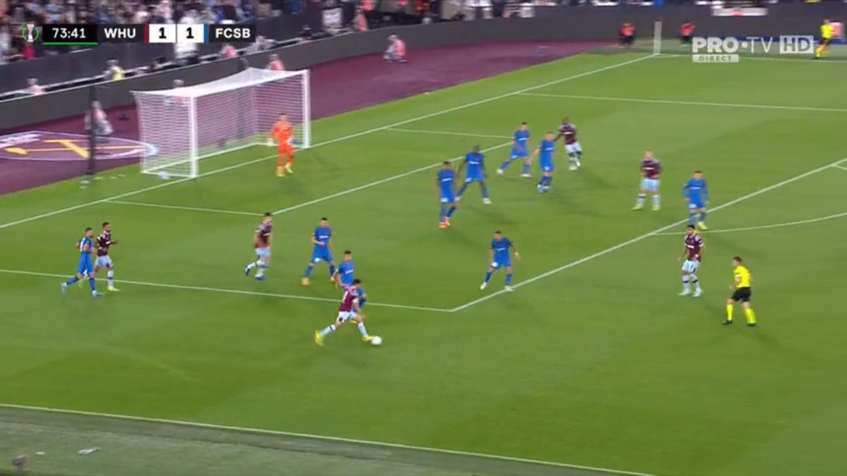 Tavi Popescu a comis-o la 5 minute de la intrarea pe teren! Gafă decisivă în West Ham - FCSB