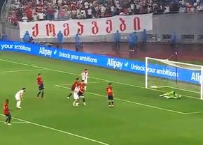 Portarul Spaniei s-a făcut de râs în preliminarii! Gafă de amatori în Georgia