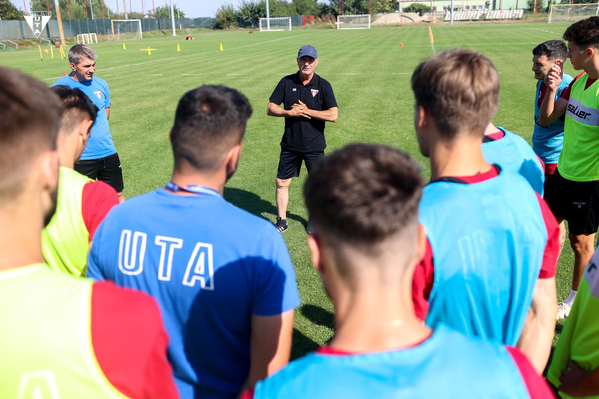 Mircea Rednic, primul antrenament după infarctul suferit la meciul cu FCSB