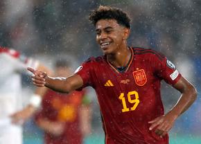 Lamine Yamal face istorie pentru Spania! A bătut două recorduri după ce a debutat cu gol