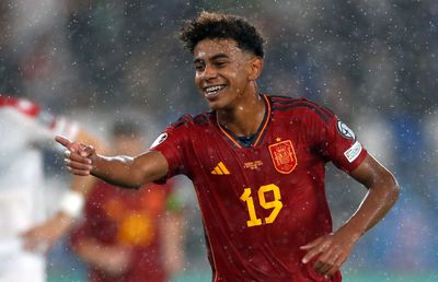 Noul puști-minune al Spaniei scrie istorie! Debut cu trei recorduri doborâte