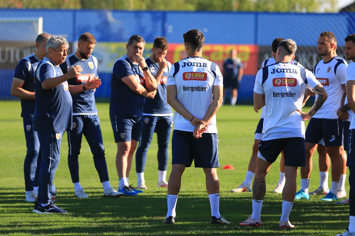 Mircea Lucescu i-a luat tare pe „tricolori” la antrenament: „Hai, prietenii mei, că n-am venit să stăm pe bancă!”