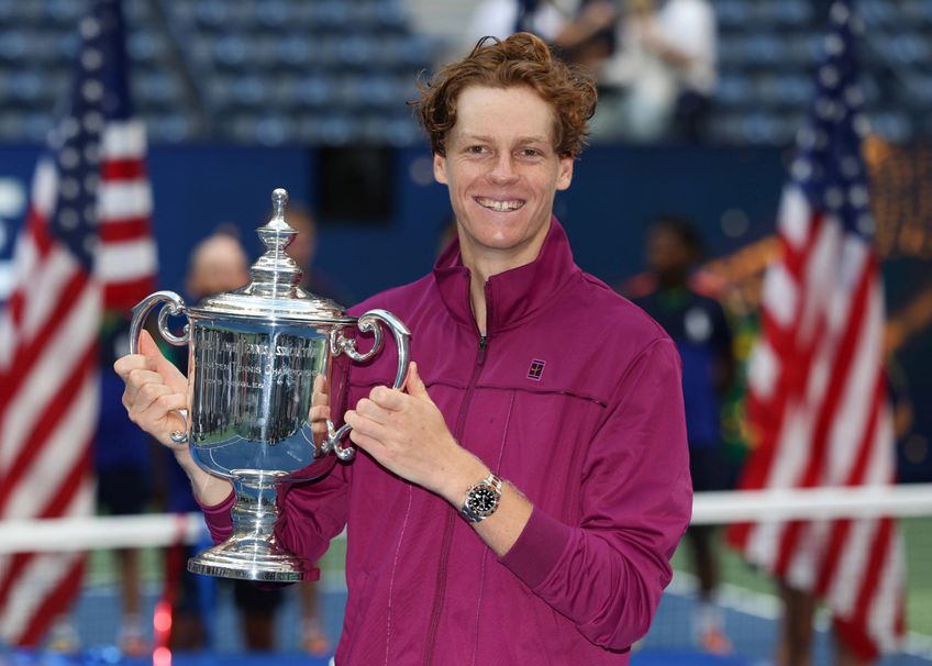 Jannik Sinner ți trofeul de la US Open FOTO Imago