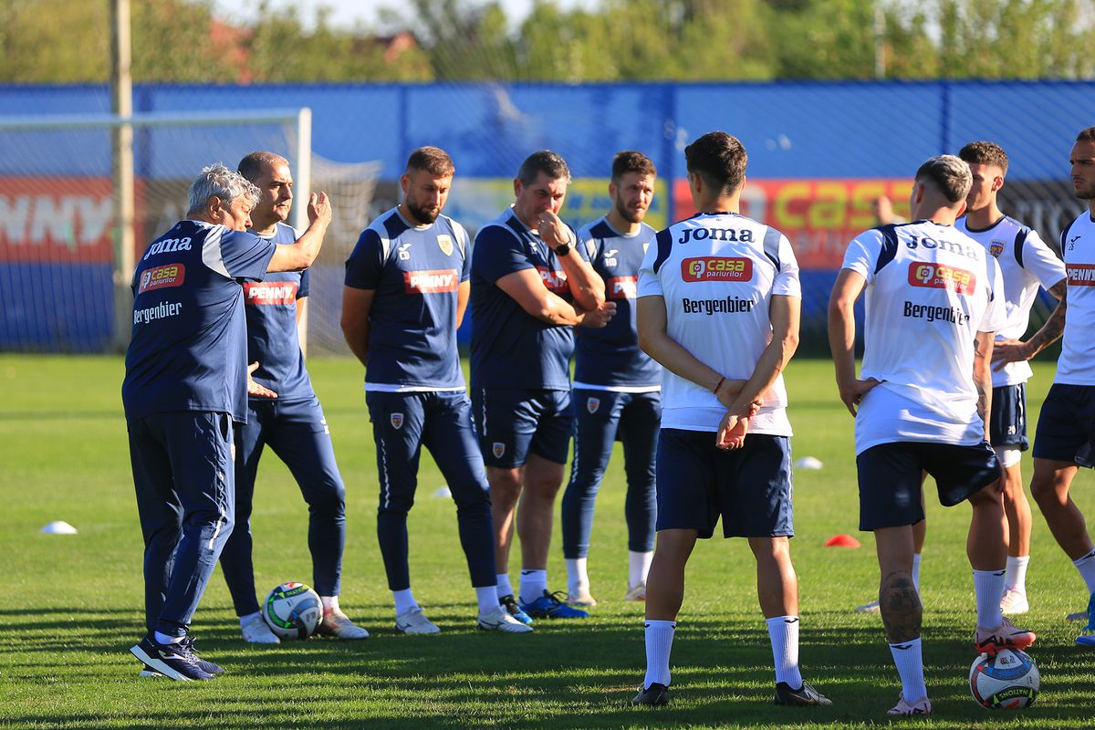 Mircea Lucescu i-a luat tare pe „tricolori” la antrenament: „Hai, prietenii mei, că n-am venit să stăm pe bancă!”