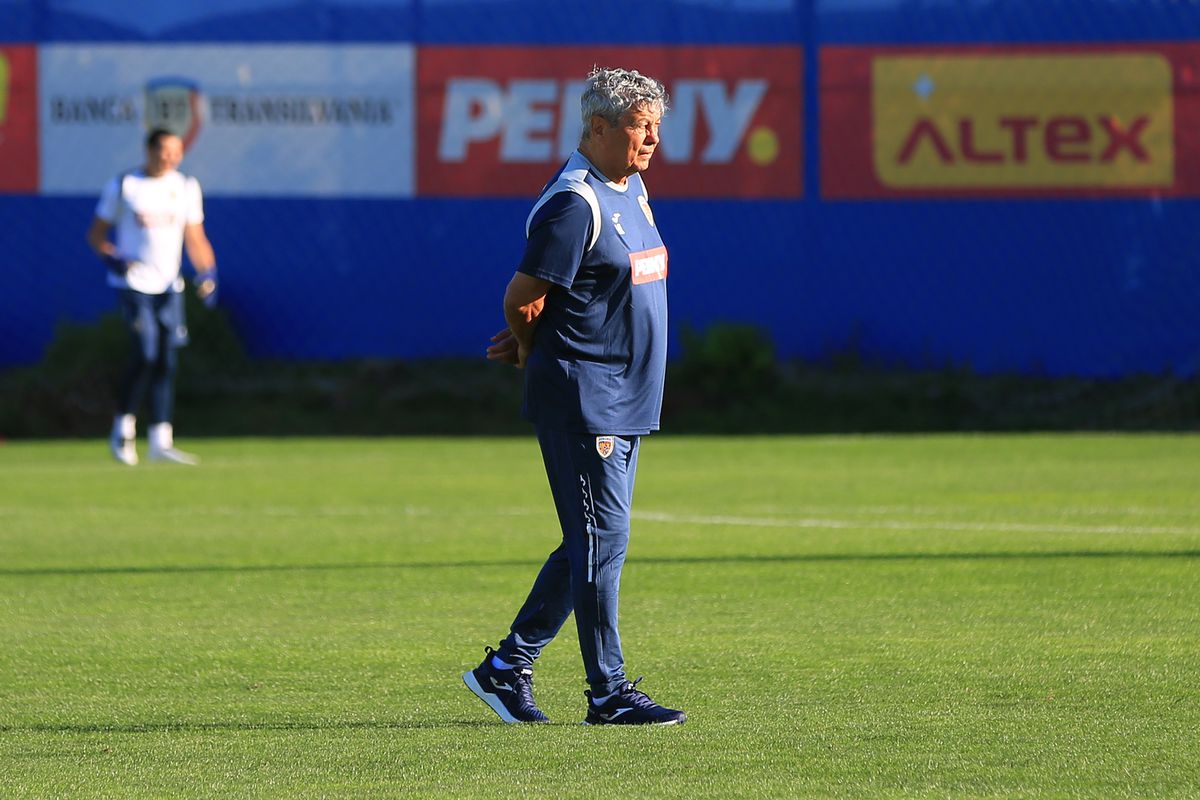 Mircea Lucescu i-a luat tare pe „tricolori” la antrenament: „Hai, prietenii mei, că n-am venit să stăm pe bancă!”