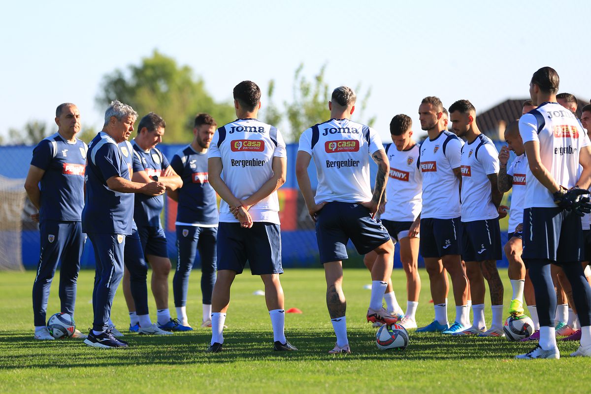 Mircea Lucescu i-a luat tare pe „tricolori” la antrenament: „Hai, prietenii mei, că n-am venit să stăm pe bancă!”