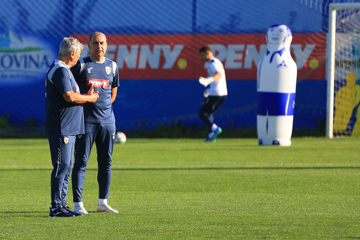 Mircea Lucescu i-a luat tare pe „tricolori” la antrenament: „Hai, prietenii mei, că n-am venit să stăm pe bancă!”