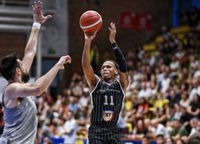 U-BT Cluj-Napoca, start reușit al presezonului, în ciuda unor probleme mari de lot » Victorie cu AEK Atena după un coș în ultima secundă