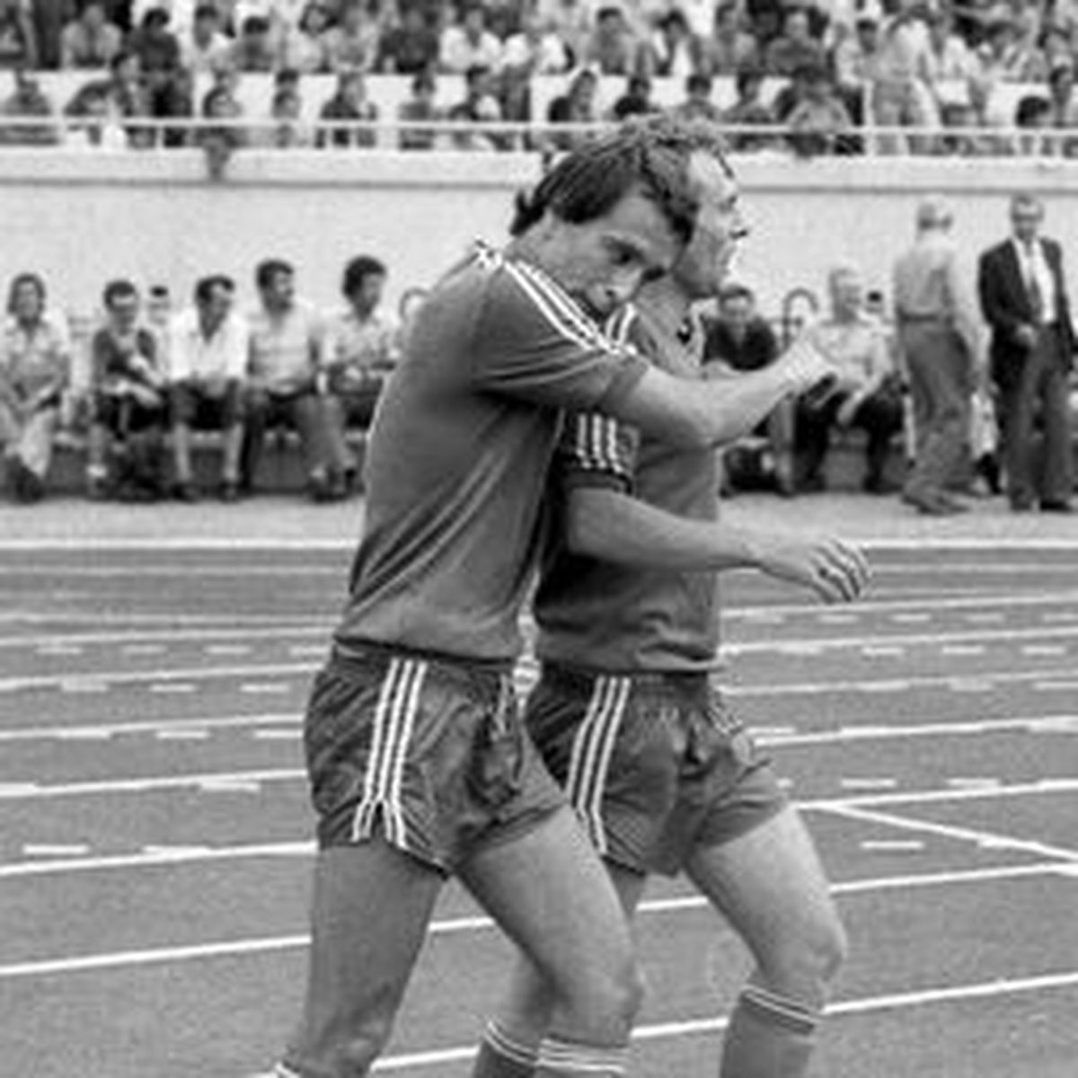 7 ani de la moartea prematură a lui Ilie Balaci » Clipul emoționant postat de Universitatea Craiova în memoria „Minunii Blonde”