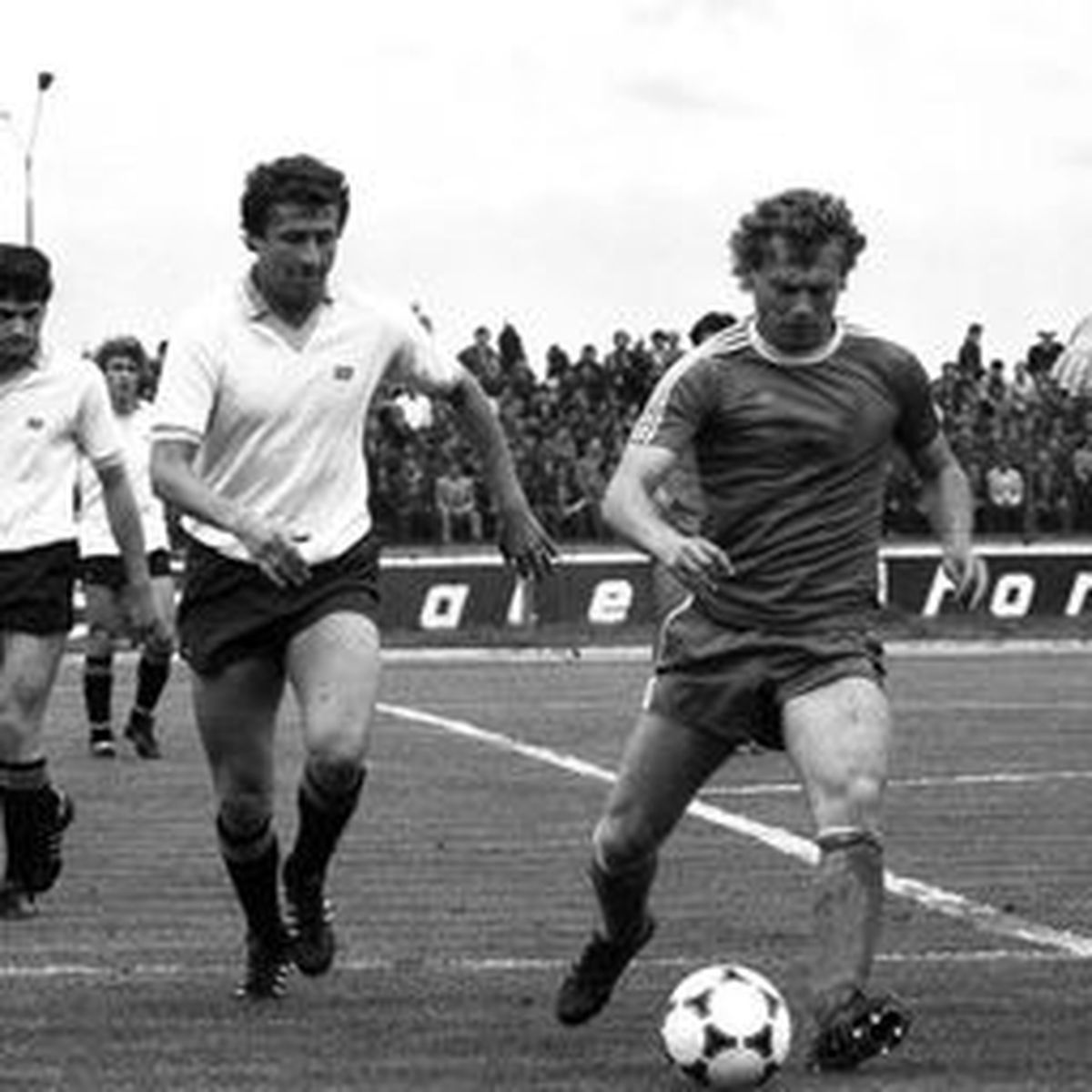 7 ani de la moartea prematură a lui Ilie Balaci » Clipul emoționant postat de Universitatea Craiova în memoria „Minunii Blonde”