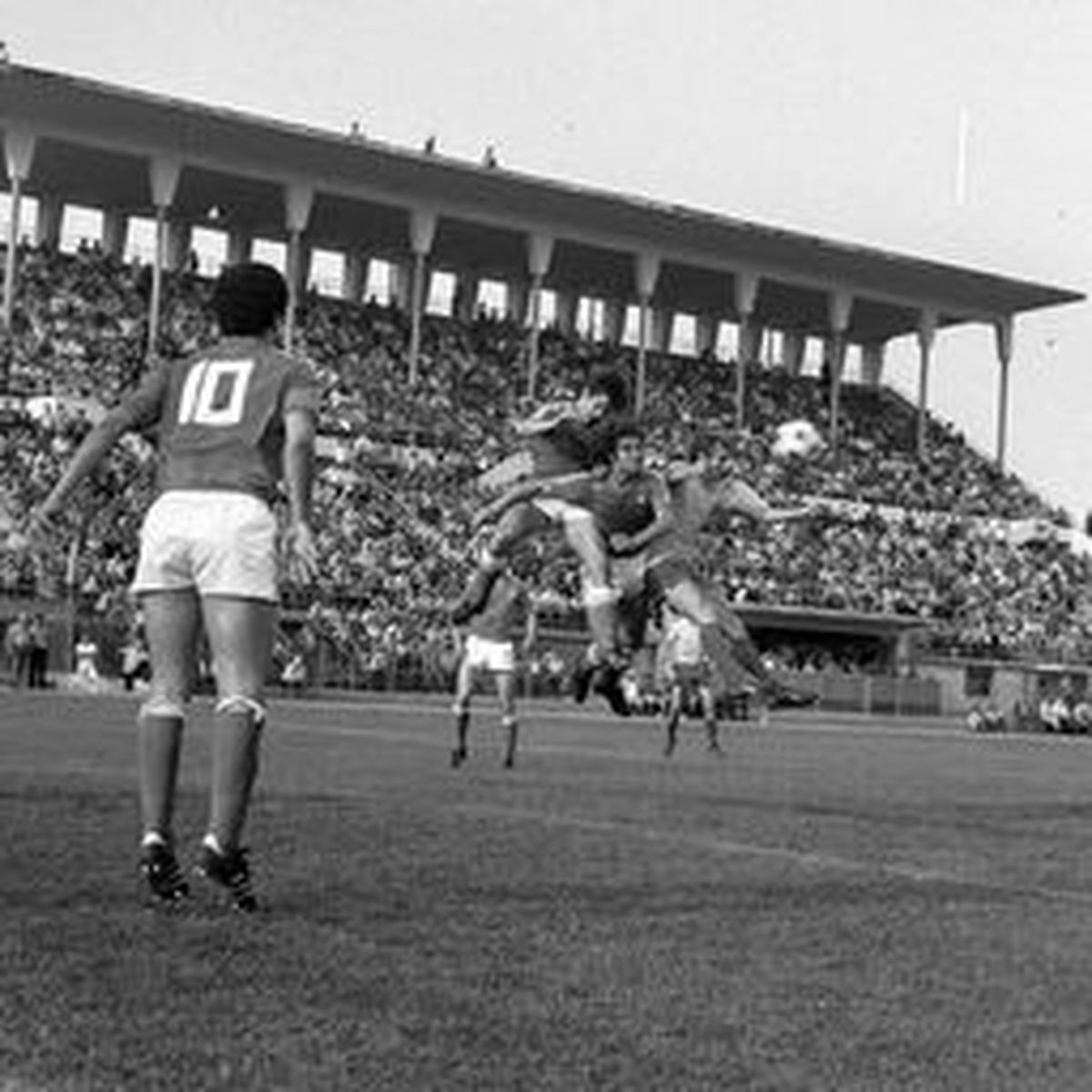 7 ani de la moartea prematură a lui Ilie Balaci » Clipul emoționant postat de Universitatea Craiova în memoria „Minunii Blonde”