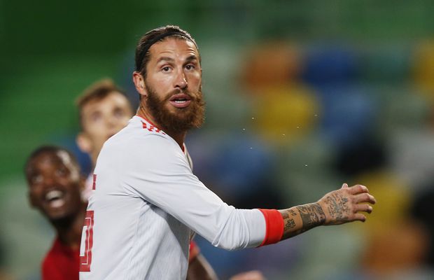 Întâlnire emoționantă la finalul amicalului Portugalia - Spania