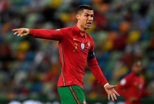 Locuința lui Cristiano Ronaldo (35 de ani), starul lui Juventus, din Madeira (Portugalia) a fost „spartă” de hoți, după ce o ușă a garajului ar fi fost lăsată deschisă.