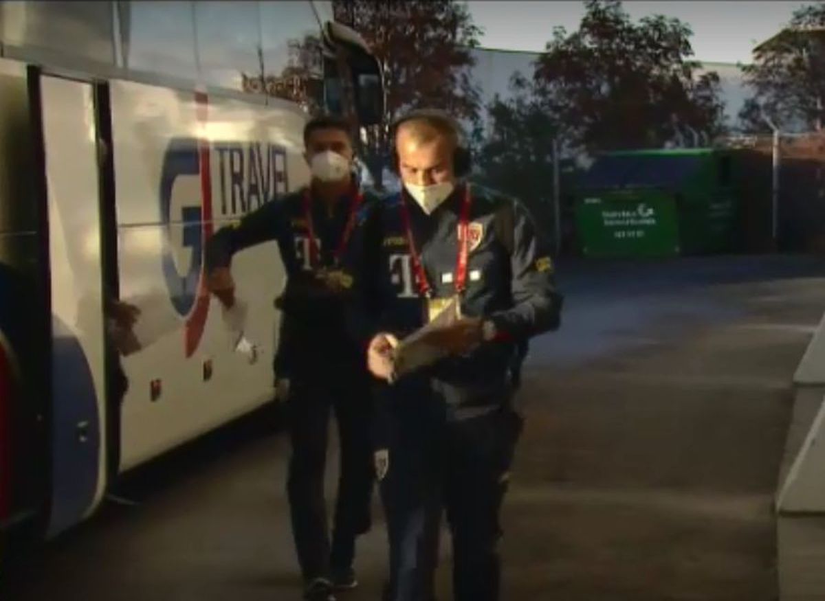 ISLANDA - ROMÂNIA. FOTO Anghel Iordănescu n-ar fi acceptat această manevră! Ce s-a întâmplat înainte de meci