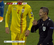 În repriza a doua a meciului Islanda - România, la scorul de 2-0 pentru gazde, „tricolorii” au beneficiat de un penalty dictat cu ajutorul arbitrajului video // Capturi: ProTV