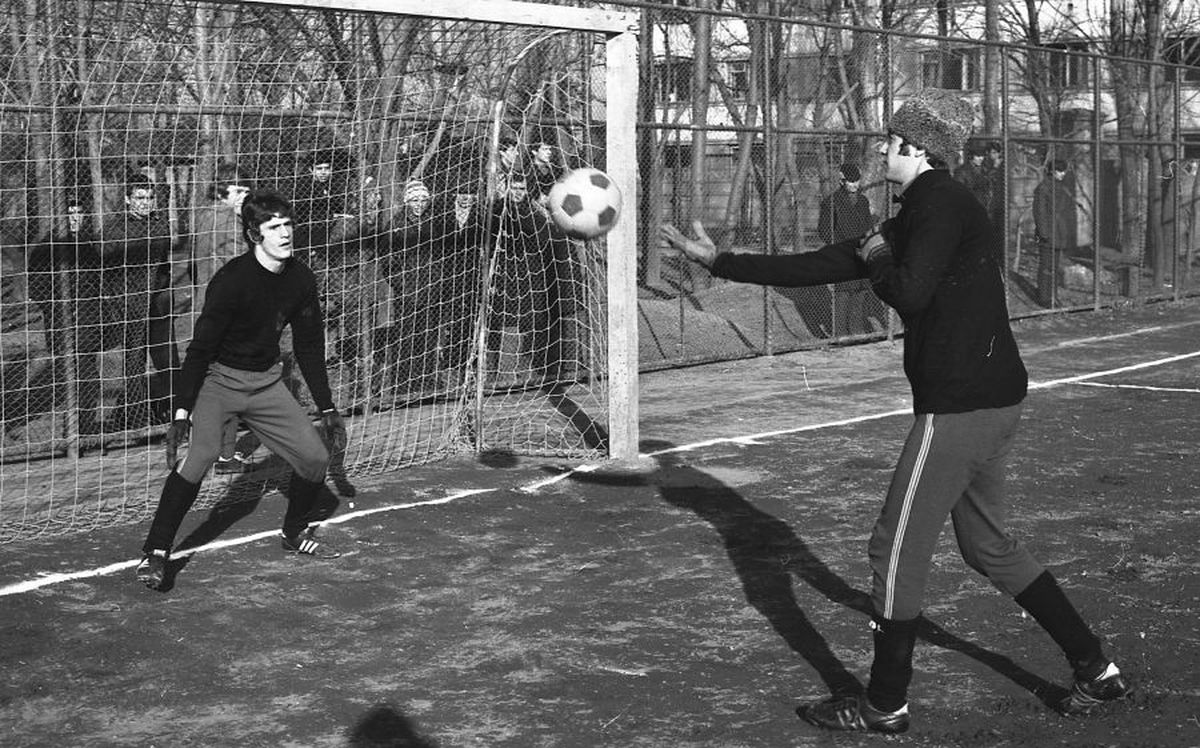Vasile Iordache la 70 de ani » Supliment special al Gazetei, dedicat eroului de pe Wembley: 4 decenii de când a răpus Anglia!