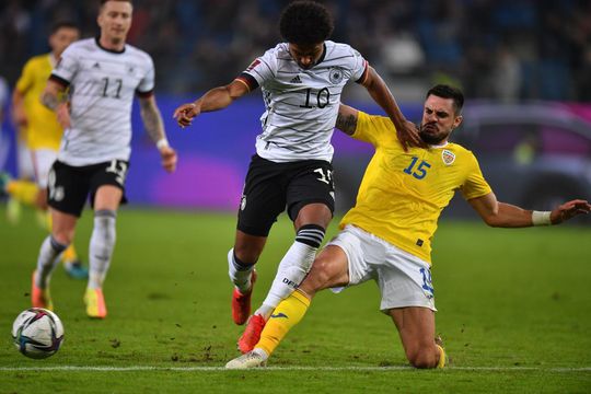 Germania - România | În minutul 49, Andrei Burcă, accidentat, a părăsit terenul. În locul lui a intrat Cristi Manea. Două minute mai târziu, Gnabry a egalat pentru nemți.