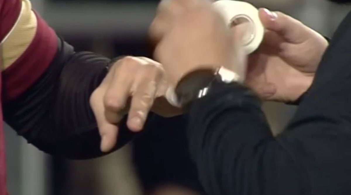 Emoții pentru unul dintre favoriții lui Mutu » S-a accidentat la încălzire