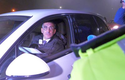Un polițist l-a oprit pe Ilie Dumitrescu în trafic, apoi l-a lăsat mască: „Dom'le, cine bate?”