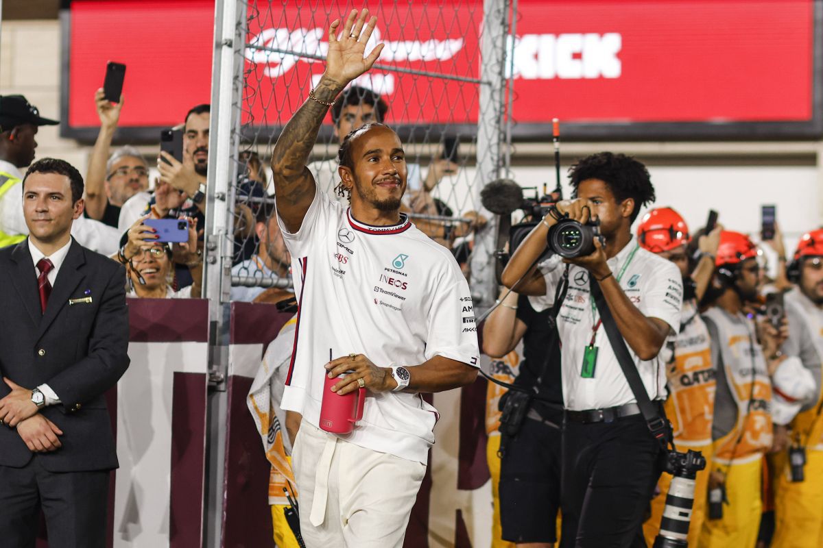 Max Verstappen, suprem și în Qatar, în week-end-ul în care a sărbătorit al treilea titlu la rând! Accident cu piloții Mercedes