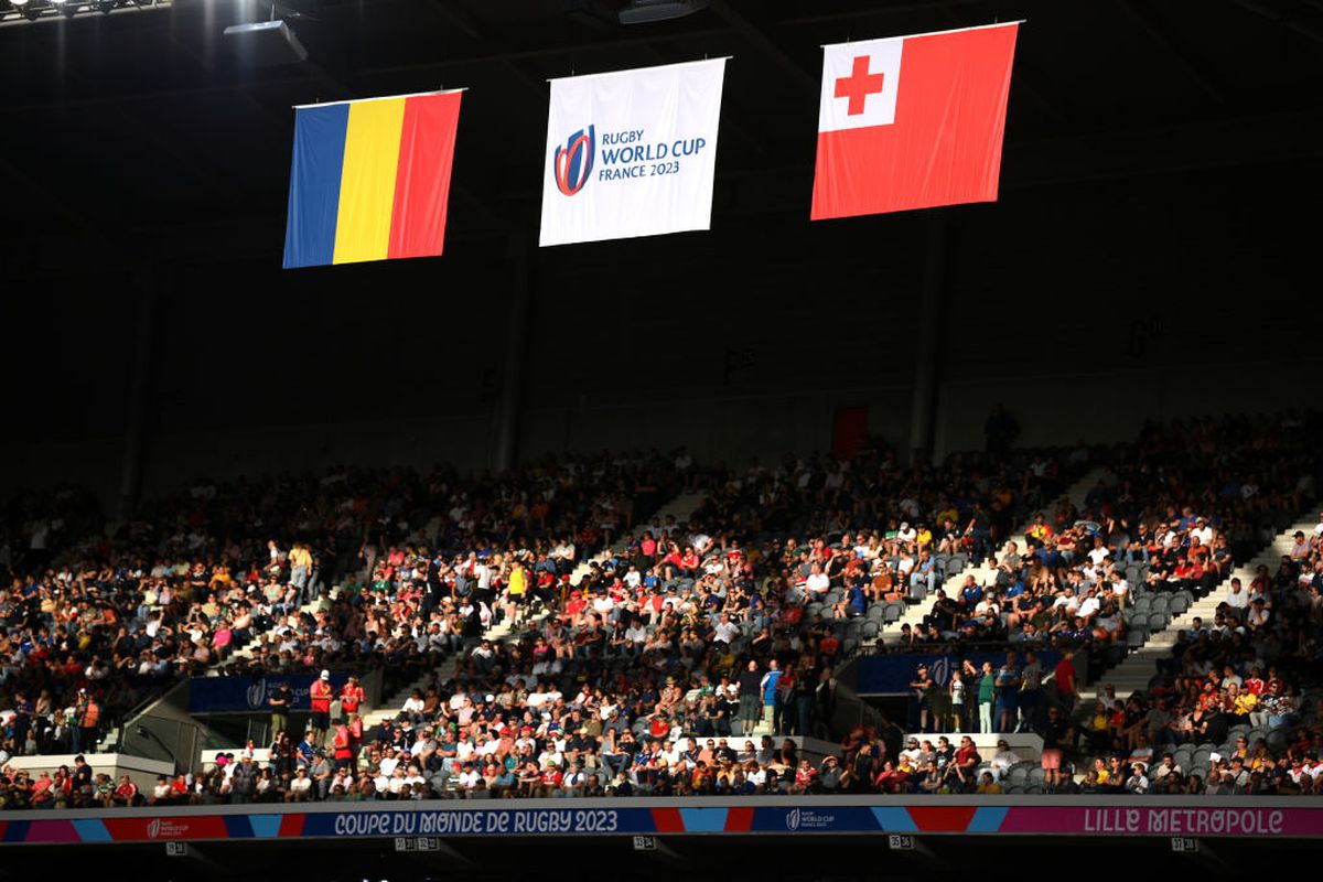 Scene emoționante la România - Tonga » Florin Surugiu și-a luat rămas bun în lacrimi de la „stejari”