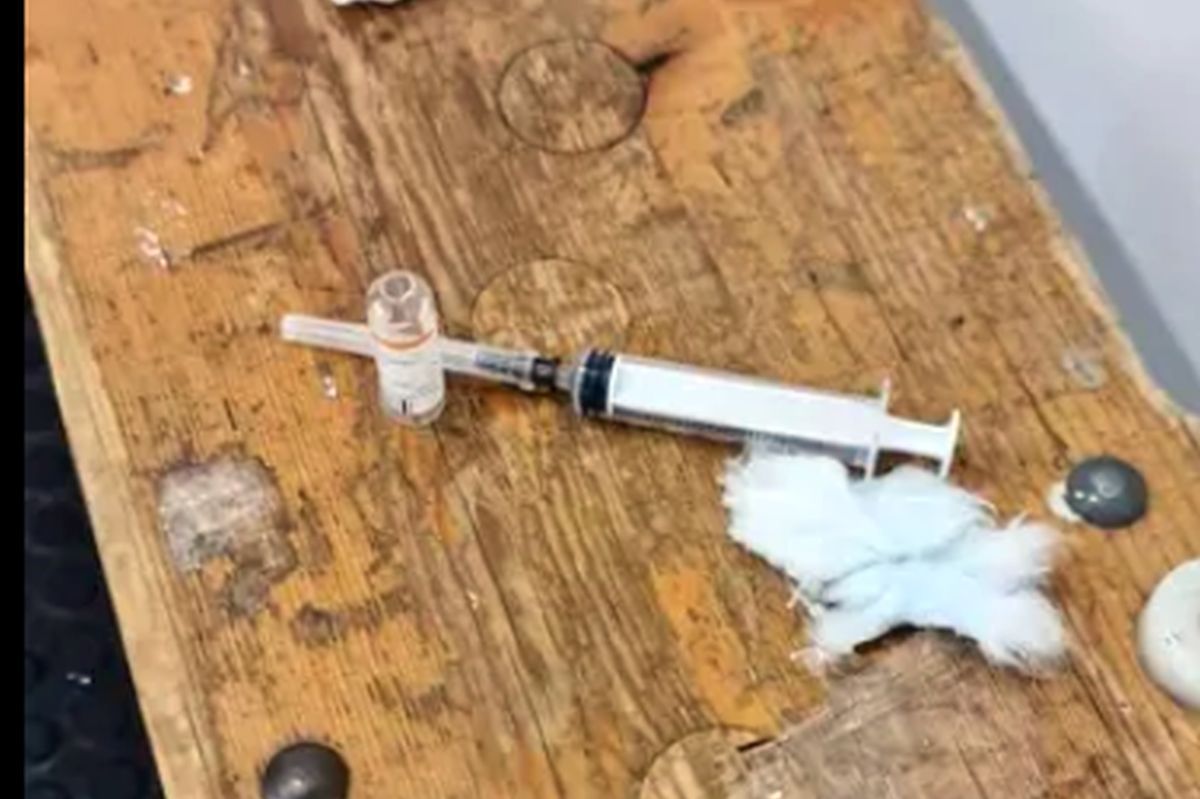 Ce e în spatele imaginilor care au scandalizat fotbalul românesc în week-end » Explicație pentru seringa din vestiar: „Am lăsat-o acolo intenționat”