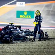 Mașinile Mercedes s-au acroșat la start, Hamilton a abandonat / Sursă foto: Imago Images