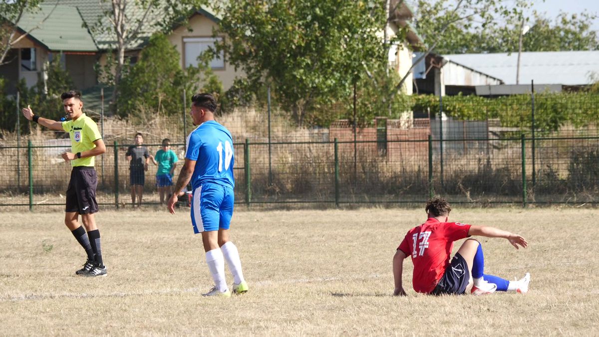 Speranța arbitrajului din România e soția lui Ogică! Alexandra a lăsat handbalul și acum face legea la meciurile de județeană