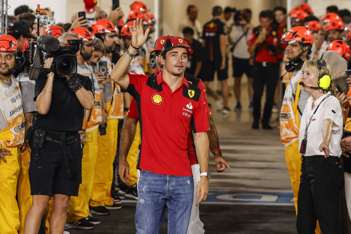 Max Verstappen, suprem și în Qatar, în week-end-ul în care a sărbătorit al treilea titlu la rând! Accident cu piloții Mercedes
