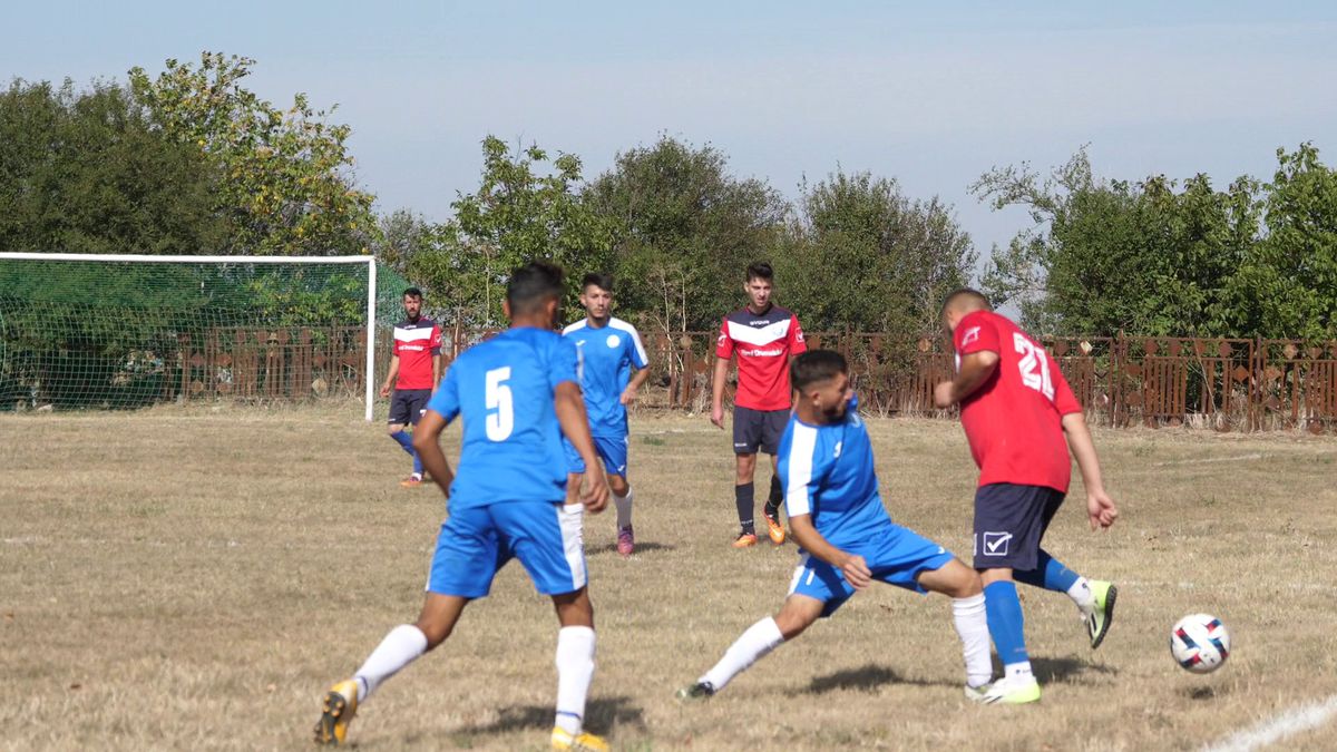 Speranța arbitrajului din România e soția lui Ogică! Alexandra a lăsat handbalul și acum face legea la meciurile de județeană