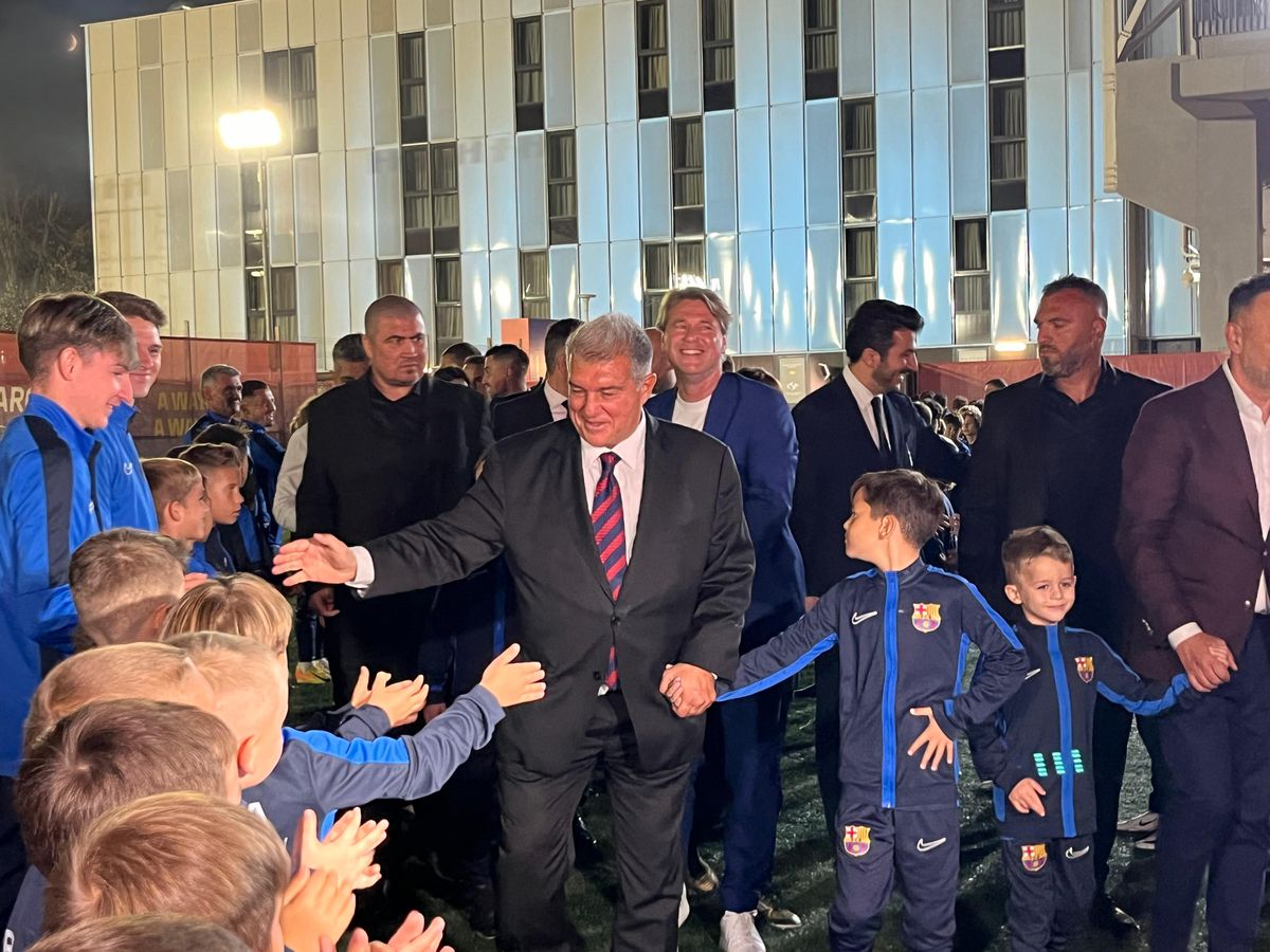 Gică Popescu a replicat tăios, după ce el și Hagi n-au fost invitați la inaugurarea academiei Barcelonei la București: „S-au înșelat! Ne vedem azi la Parlament”