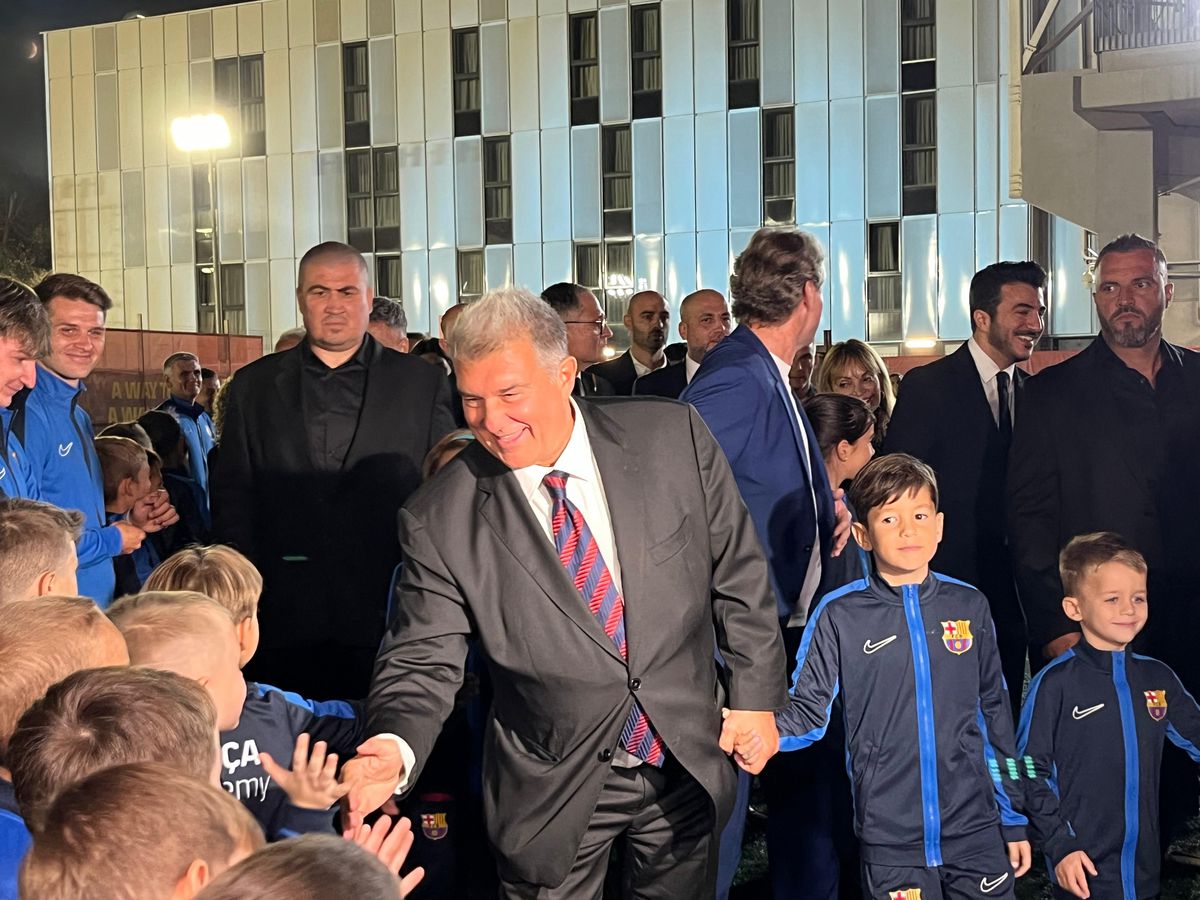 Joan Laporta, în România! Imagini tari din această seară: „Știți de ce n-au fost invitați Hagi și Popescu?”