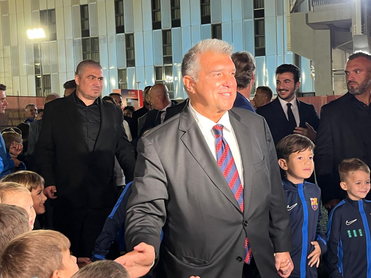 Gică Popescu a replicat tăios, după ce el și Hagi n-au fost invitați la inaugurarea academiei Barcelonei la București: „S-au înșelat! Ne vedem azi la Parlament”