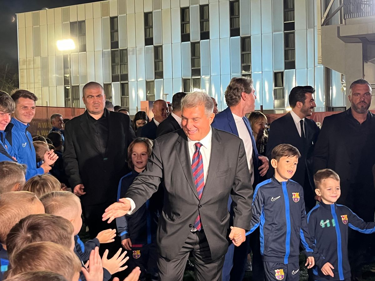 Joan Laporta, în România! Imagini tari din această seară: „Știți de ce n-au fost invitați Hagi și Popescu?”