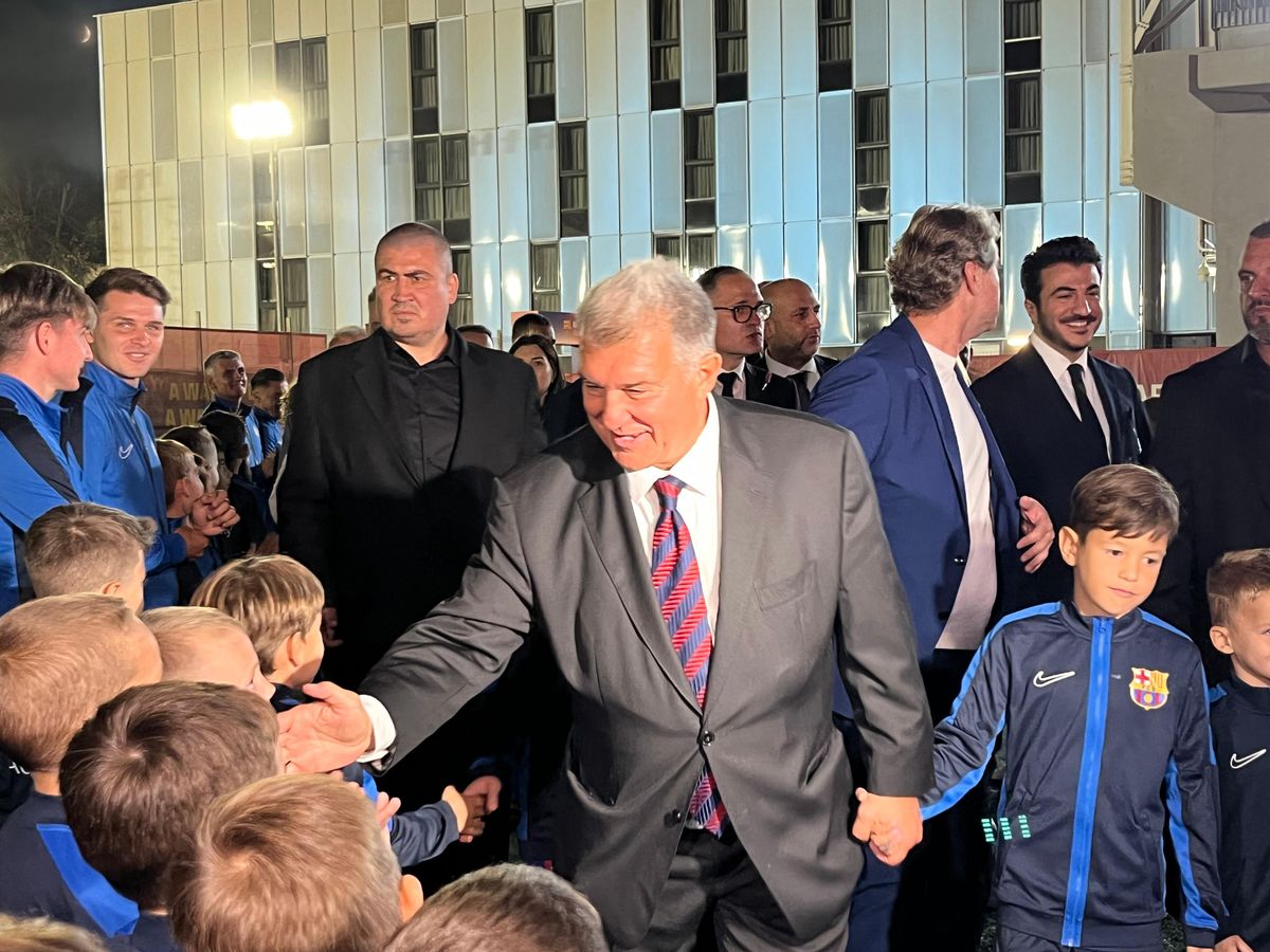 Joan Laporta, în România! Imagini tari din această seară: „Știți de ce n-au fost invitați Hagi și Popescu?”