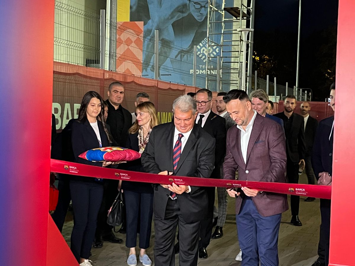 Gică Popescu a replicat tăios, după ce el și Hagi n-au fost invitați la inaugurarea academiei Barcelonei la București: „S-au înșelat! Ne vedem azi la Parlament”