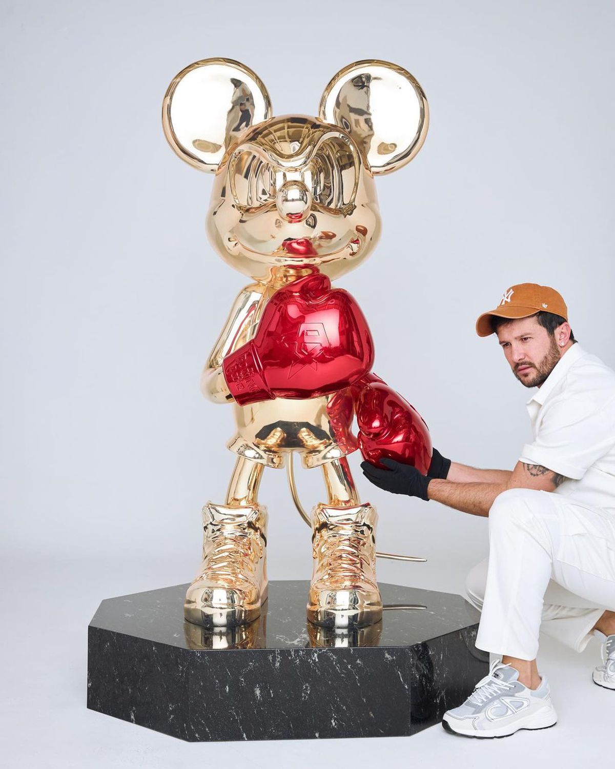 Sculpturile care au făcut furori în vestiarul Madridului: prețurile pornesc de la 10.000 de euro!