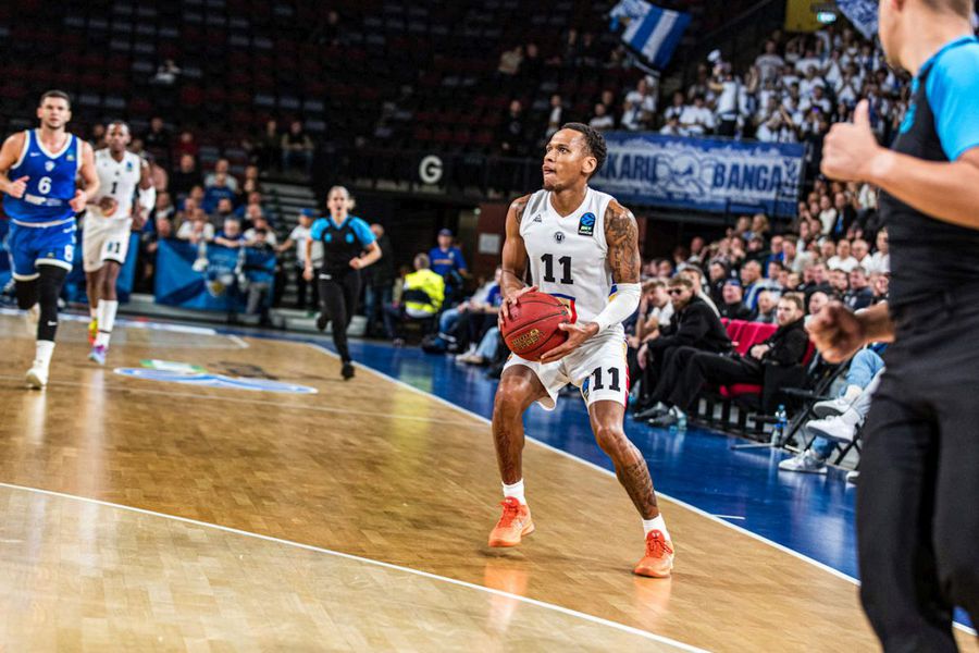 Daron Russell, în acțiune, în Lituania/Foto: euroleaguebasketball.net U-BT Cluj-Napoca, revenire impresionantă și victorie în Lituania, în runda a 2-a din EuroCup » Urmează debutul în liga ABA
