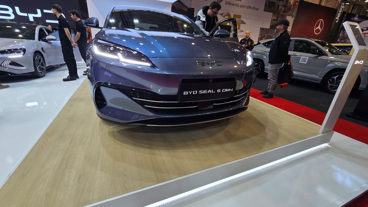 BYD a prezentat la Salonul Auto București modelele din noua generație » Ce este inovatorul sistem hibrid DM-i și cât costă