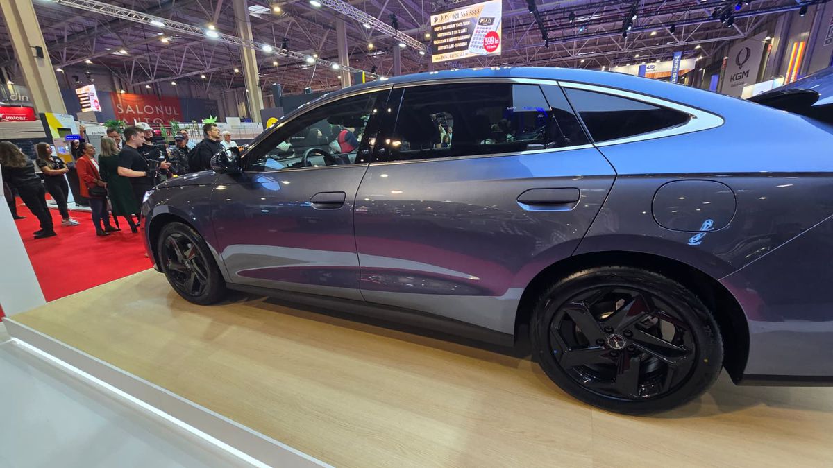 BYD a prezentat la Salonul Auto București modelele din noua generație » Ce este inovatorul sistem hibrid DM-i și cât costă