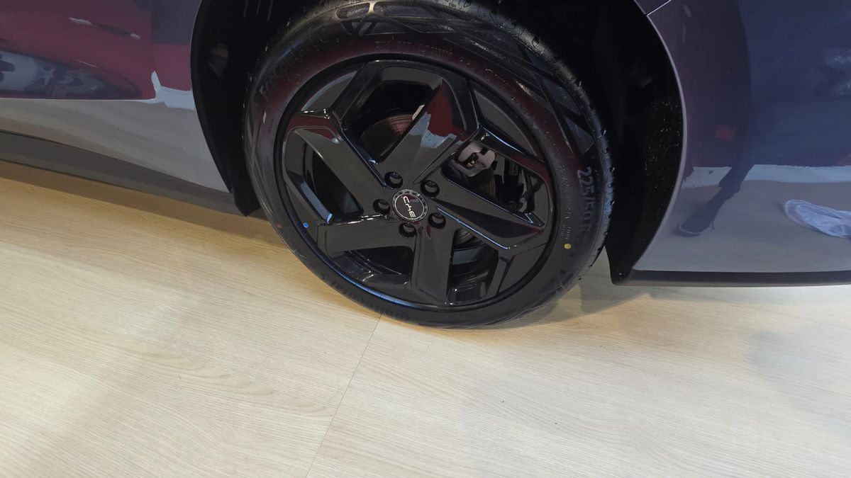 BYD a prezentat la Salonul Auto București modelele din noua generație » Ce este inovatorul sistem hibrid DM-i și cât costă